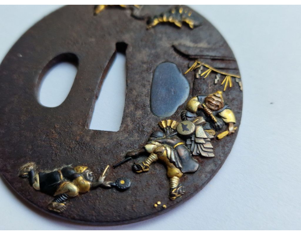 TSUBA POUR WAKIZASHI EN FER JAPON PERIODE EDO