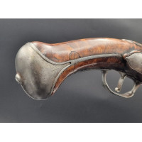 Armes de Poing SOBRE et ELEGANT LONG  PISTOLET A SILEX EN FER SIGNATURE PAUPHILE à LION vers 1700 Louis XIV  -  FRANCE ANCIENNE 