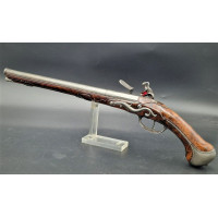 Armes de Poing SOBRE et ELEGANT LONG  PISTOLET A SILEX EN FER SIGNATURE PAUPHILE à LION vers 1700 Louis XIV  -  FRANCE ANCIENNE 