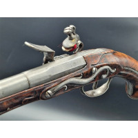 Armes de Poing SOBRE et ELEGANT LONG  PISTOLET A SILEX EN FER SIGNATURE PAUPHILE à LION vers 1700 Louis XIV  -  FRANCE ANCIENNE 