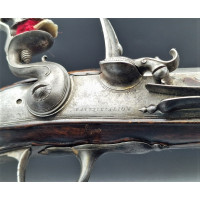 Armes de Poing SOBRE et ELEGANT LONG  PISTOLET A SILEX EN FER SIGNATURE PAUPHILE à LION vers 1700 Louis XIV  -  FRANCE ANCIENNE 