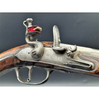 Armes de Poing SOBRE et ELEGANT LONG  PISTOLET A SILEX EN FER SIGNATURE PAUPHILE à LION vers 1700 Louis XIV  -  FRANCE ANCIENNE 