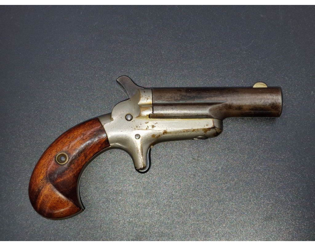 Le pistolet jouet vintage en métal du type Colt 38 special