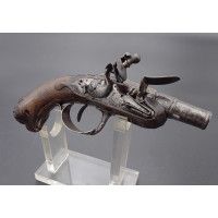 Armes de Poing PETIT PISTOLET DE GOUSSET D'UN OFFICIER DE MARINE TETE D'OISEAU Jh LAMOTTE - FRANCE XVIIIè {PRODUCT_REFERENCE} - 