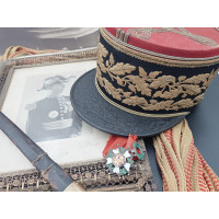 Militaria ENSEMBLE DU GENERAL DE DIVISION LIBAUD KEPI MODELE 1931 EPEE DECORATIONS PORTRAITS 1925 - 1945 - FRANCE SECONDE GUERRE