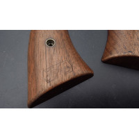 Pièces détachées en ligne PLAQUETTES DE CROSSE REVOLVER COLT NEW ARMY MODELES 1892 1894 1896 1901 1903  avec VIS d'ORIGINE {PROD