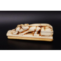 Art du Japon NETSUKE 18è FAMILLE DE SINGE SUR UN RADEAU DE BAMBOUS JAPON PERIODE EDO {PRODUCT_REFERENCE} - 3