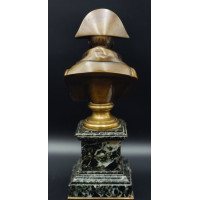 ANTIQUITES BRONZE A L'EFFIGIE DE L'EMPEREUR NAPOLEON SUR SOCLE MARBRE VERT FONDEUR JULLIEN PARIS - FRANCE XIXè {PRODUCT_REFERENC