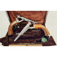 Armes de Poing EXTRAORDINAIRE COFFRET DE PISTOLETS A SYSTEME DE CHARGEMENT PAR LEFAUCHEUX INVENTEUR A PARIS VERS 1845 - FRANCE L