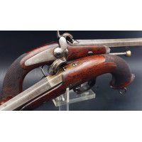 Armes de Poing PAIRE DE PISTOLETS OFFICIER MODELE 1833 MANUFACTURE NATIONALE CHATELLERAULT 1852 - FRANCE SECONDE REPUBLIQUE {PRO