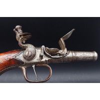 Armes de Poing PETIT PISTOLET SILEX A BALLE FORCEE DE VOYAGE OU DE GOUSSET  PAR PUIFORCAT A PARIS 1756-1775 - FRANCE XVIIIè {PRO