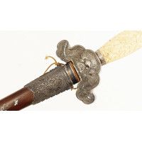 Armes Blanches EPEE D'APPARAT KIEM   EN ARGENT NACRE ET IVOIRE   DON DE L'EMPEREUR BAO DAI   -  VIETNAM XIXè {PRODUCT_REFERENCE}