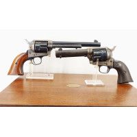 Armes de Poing COFFRET REVOLVERS COLT SINGLE ACTION ARMY MODELE 1873 FRONTIER SIX SHOOTER 44/40 et 45LC - USA XIXè {PRODUCT_REFE