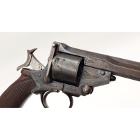 Armes de Poing REVOLVER A SYSTEME DE BRISURE WEBLEY / PRYSE   CALIBRE 38 - 380  VENDU PAR   I. HOLLYS & SONS LONDON - GB XIXè {P