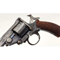 Armes de Poing REVOLVER A SYSTEME DE BRISURE WEBLEY / PRYSE   CALIBRE 38 - 380  VENDU PAR   I. HOLLYS & SONS LONDON - GB XIXè {P