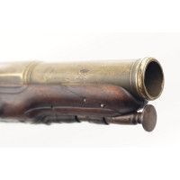 Armes de Poing PISTOLET A SILEX D'OFFICIER DE MARINE EPOQUE LOUIS XV PAR CRAMON A ST ANDRE DE CUBZAC (BORDEAUX) 1770 - FRANCE XV