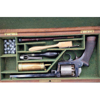 Armes de Poing COFFRET DE REVOLVER DEANE ADAMS  MODELE 1851 ARMOIRIES DE MARQUIS CALIBRE 50 DRAGOON PAR PIRLOT FRERES A LIEGE - 